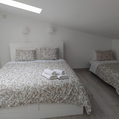 Isaura Home Peniche Szoba fotó